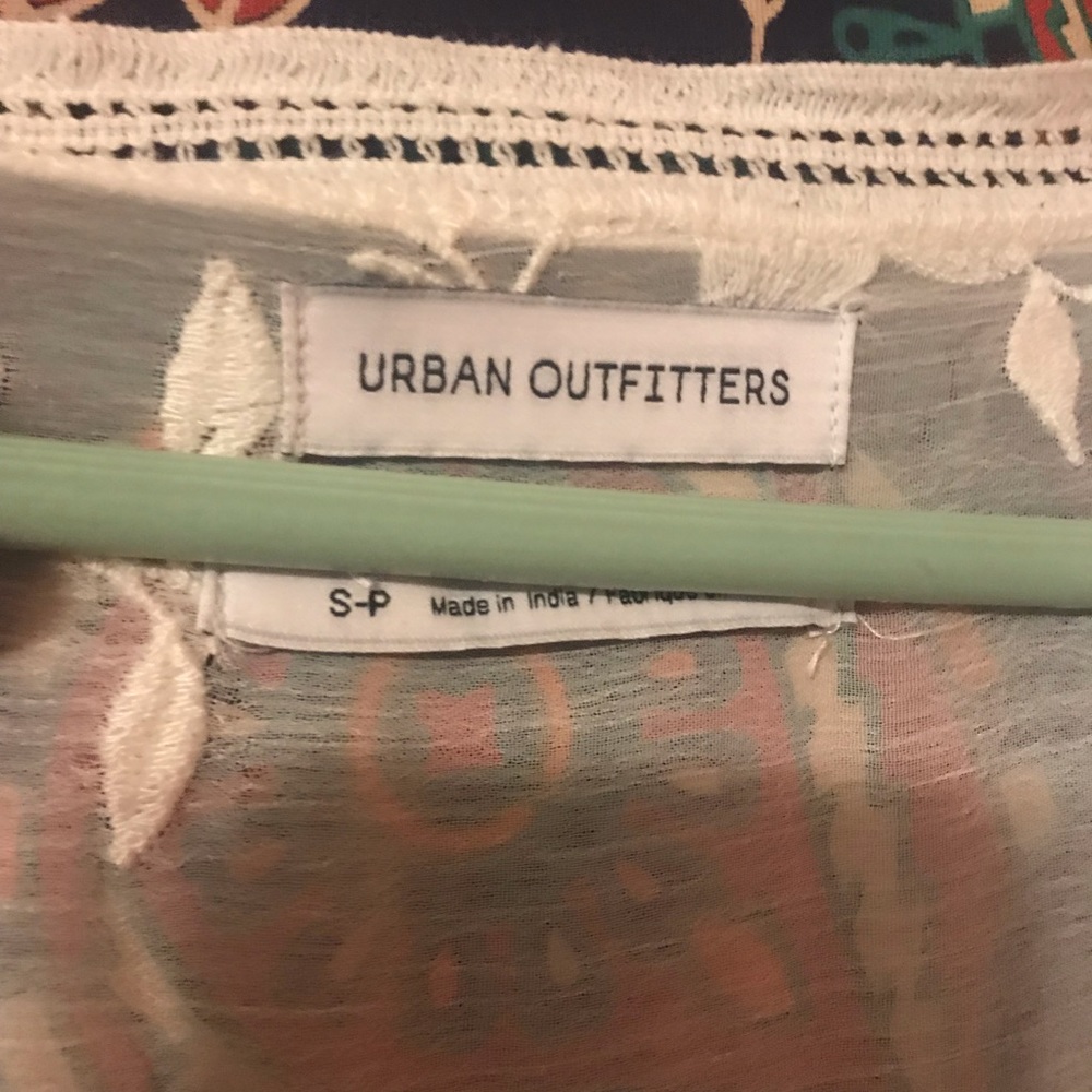 a cream dress - Picture 3 of 3